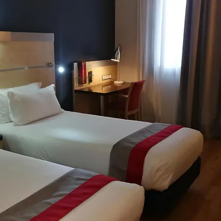 ホテル Express Airport By Ihg