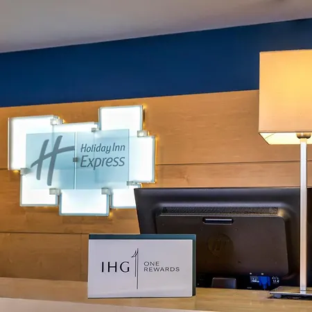 Hotel Express Airport, An Ihg 3*