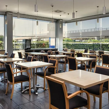 Express Airport, An Ihg Hotel 3*