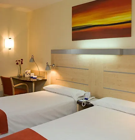 Express Airport By Ihg ホテル 3*